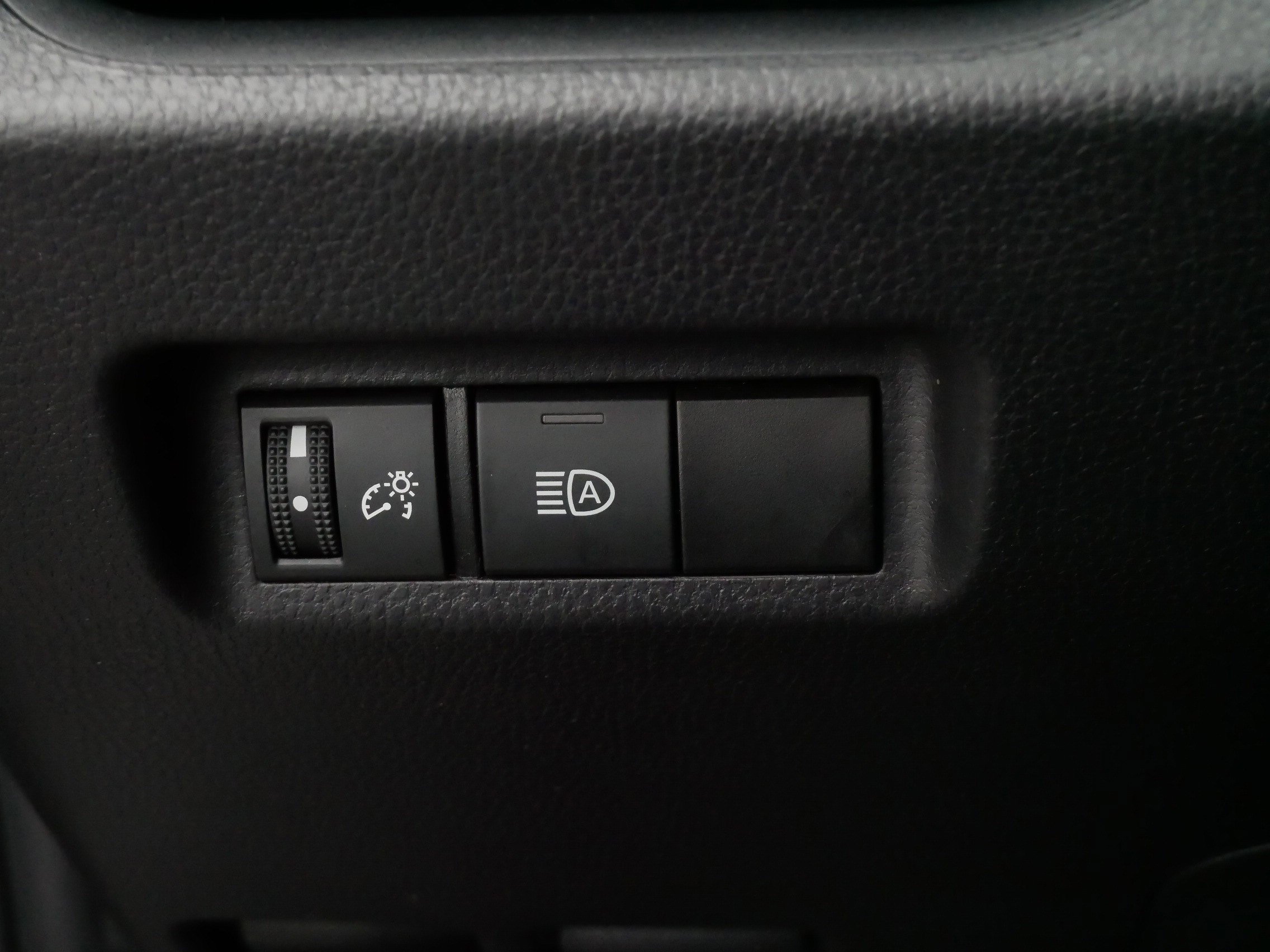 Certified 2025 Toyota RAV4 XLE image 27