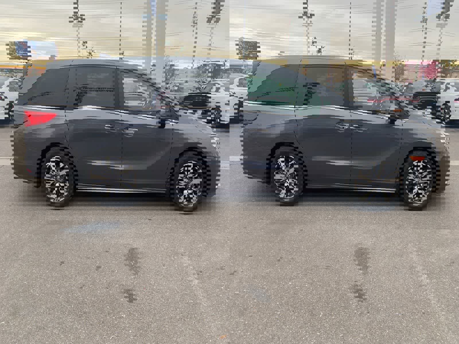 Used 2023 Honda Odyssey Touring image 4