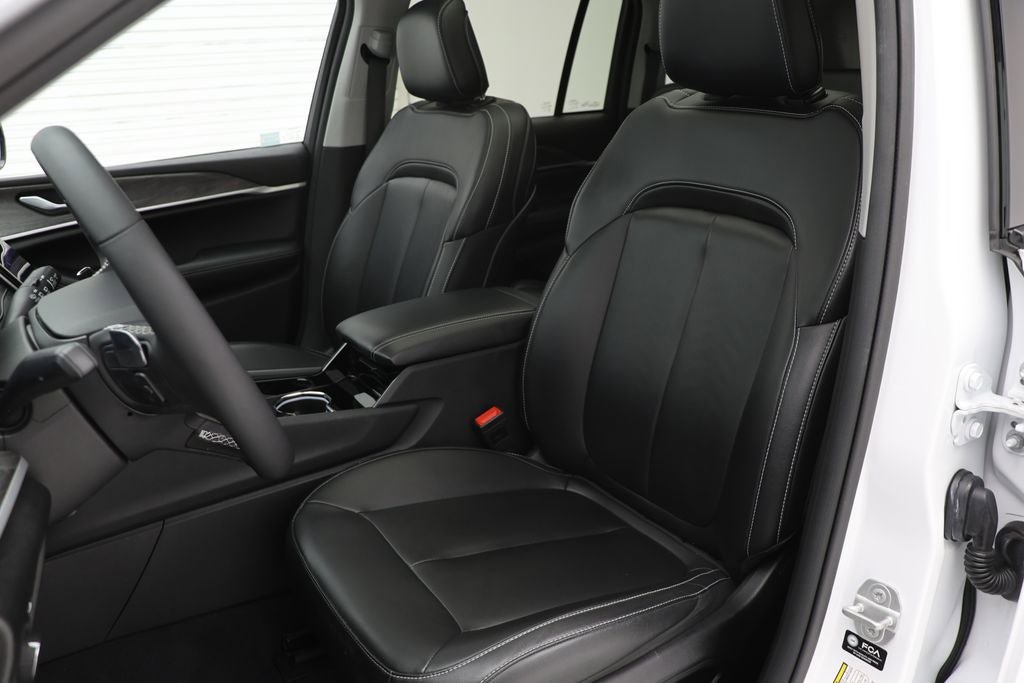 Used 2023 Jeep Grand Cherokee 4WD 4xe image 16