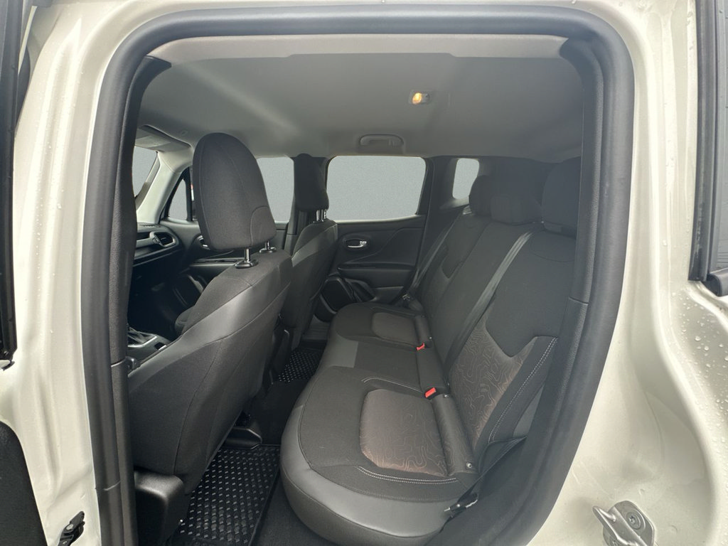 Certified 2023 Jeep Renegade Latitude AWD/4WD image 23