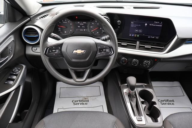 Used 2025 Chevrolet Trax LS w/ LS Convenience Package FWD image 6