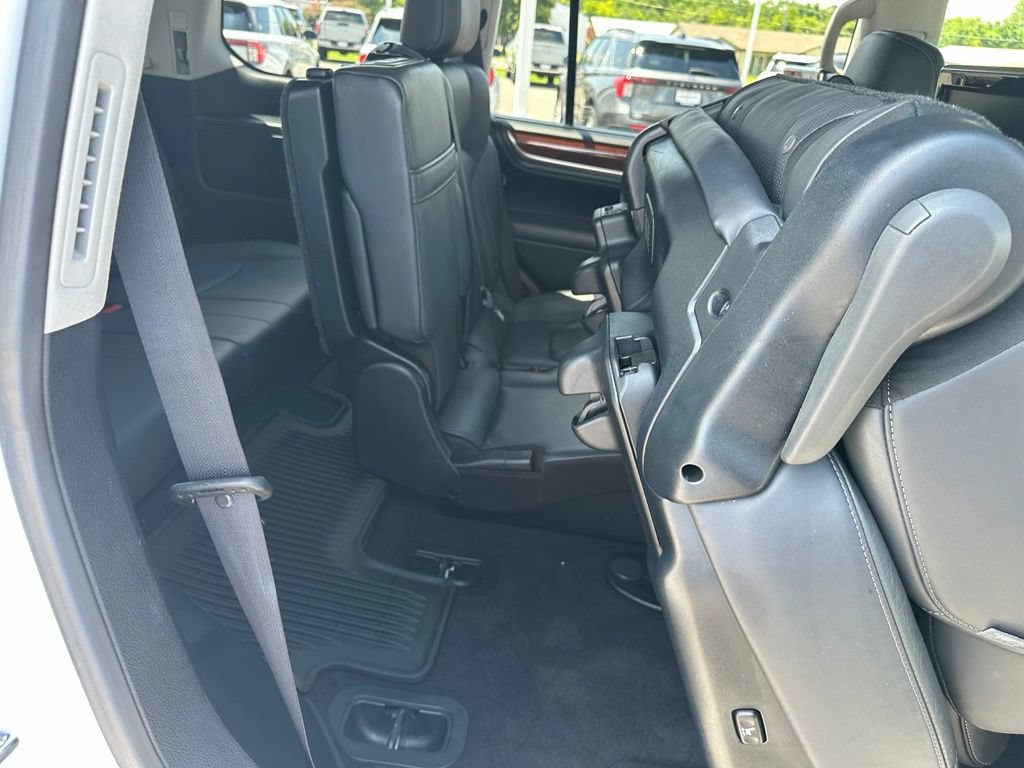 Used 2020 Lexus LX 570 4WD w/ Luxury Package image 43