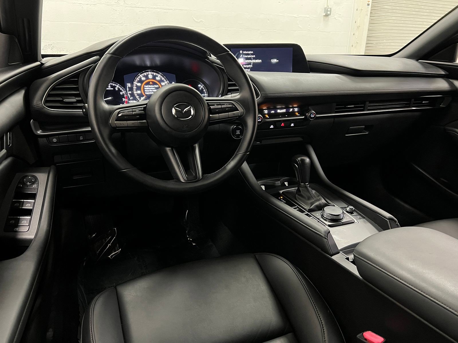 Used 2020 MAZDA MAZDA3 Hatchback image 9