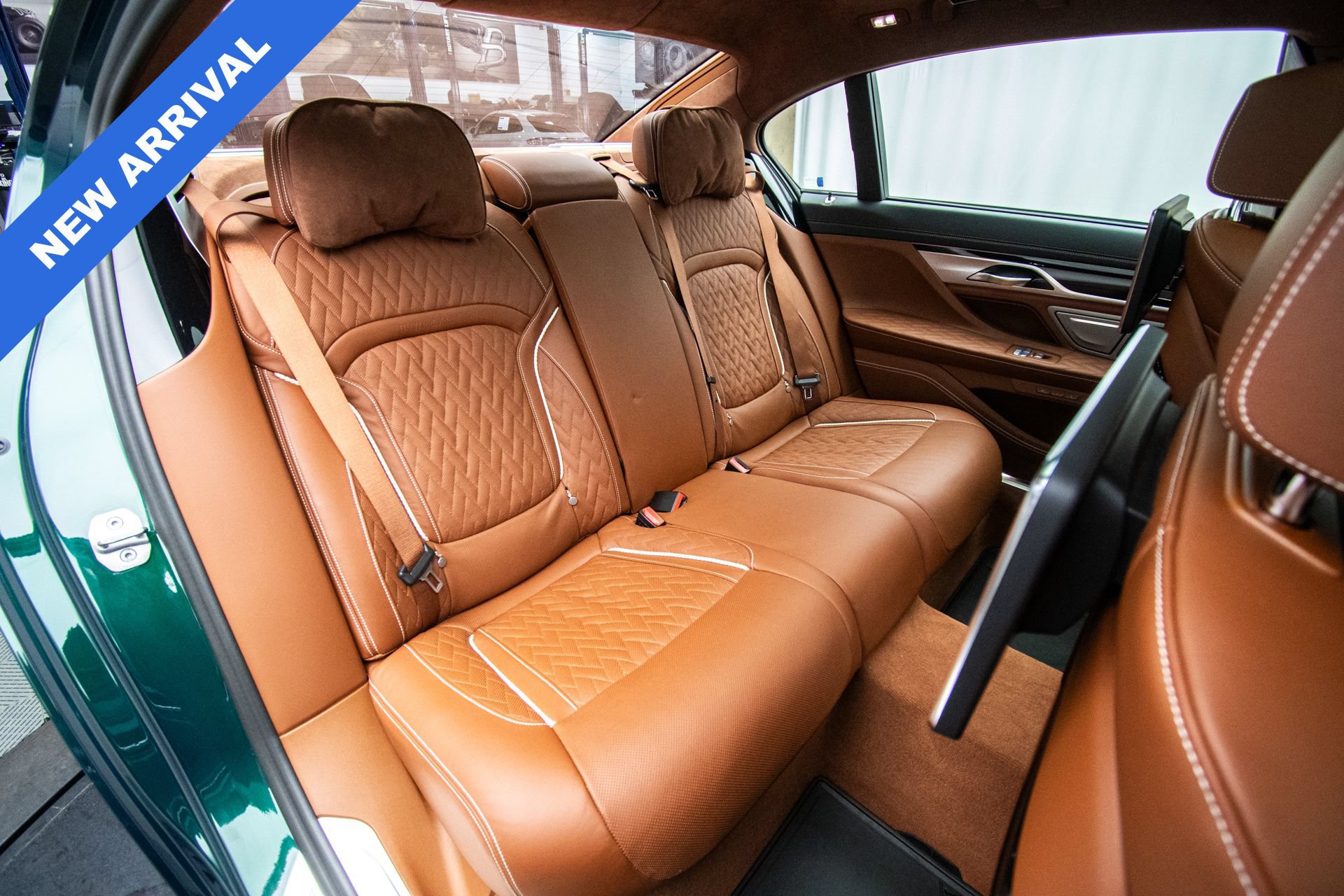 Used 2022 BMW ALPINA B7 xDrive w/ Luxury Rear Seating Package AWD/4WD image 23