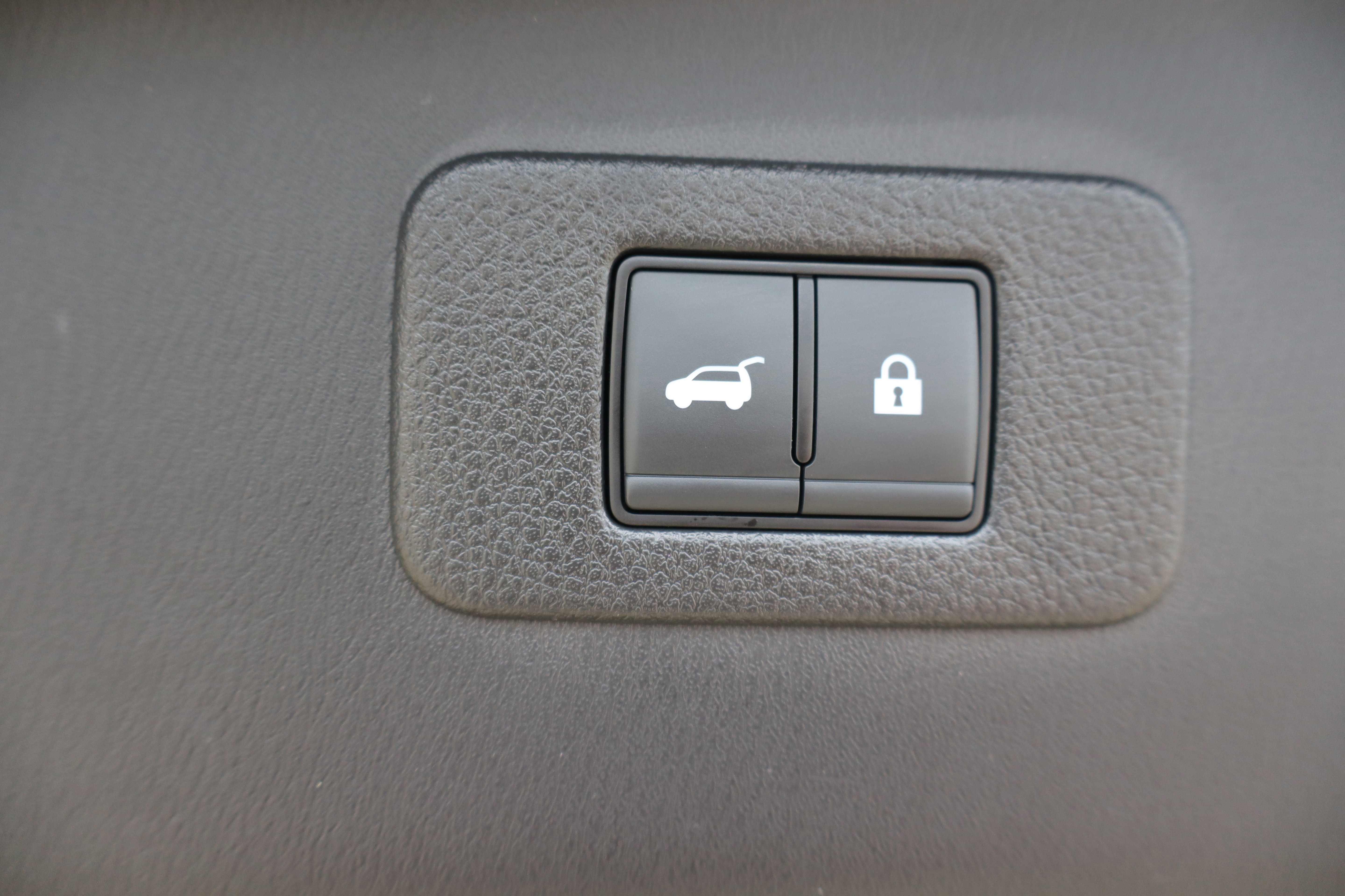 Used 2024 Nissan Armada SL w/ Midnight Edition Package image 34