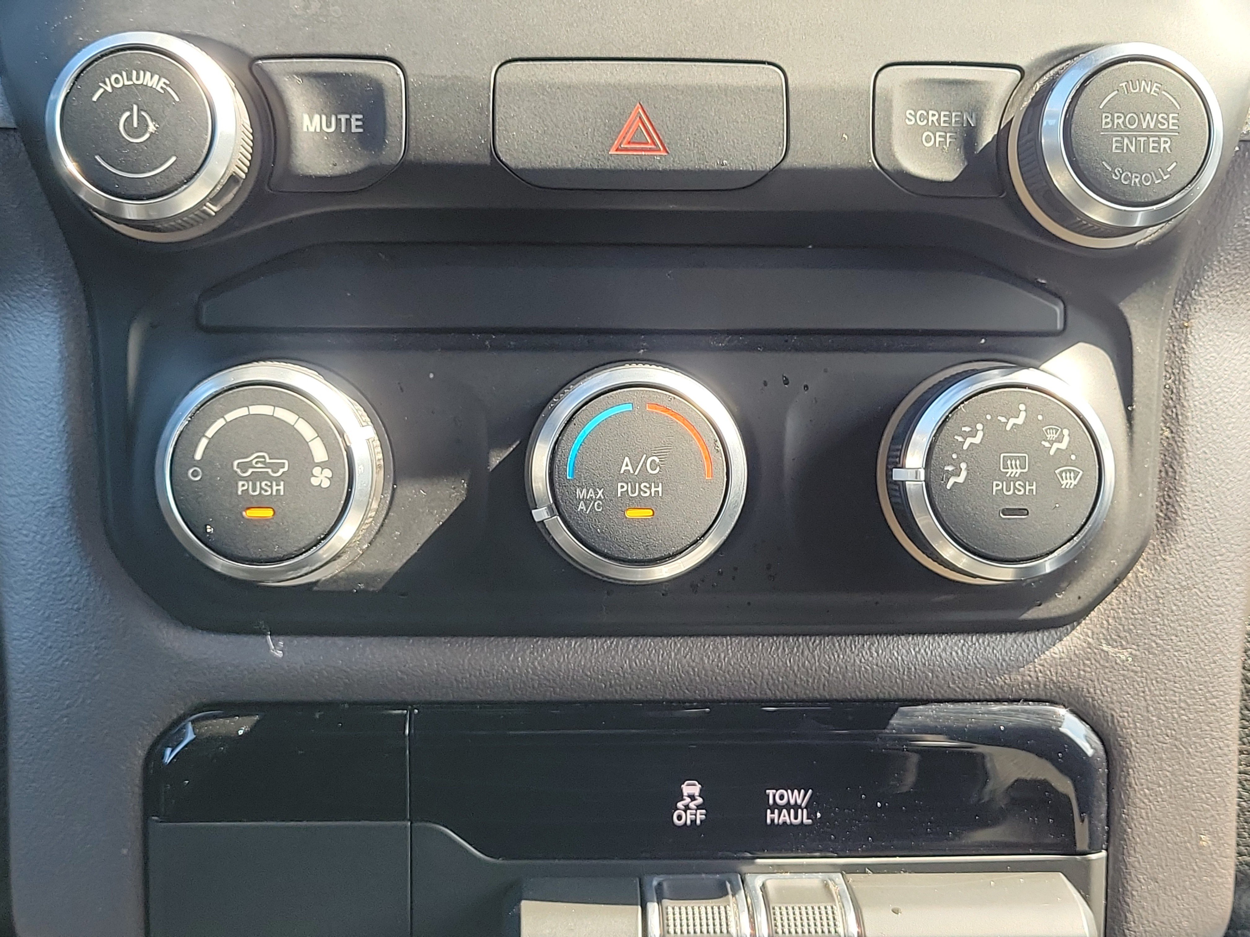 Used 2019 RAM 1500 Big Horn RWD image 26