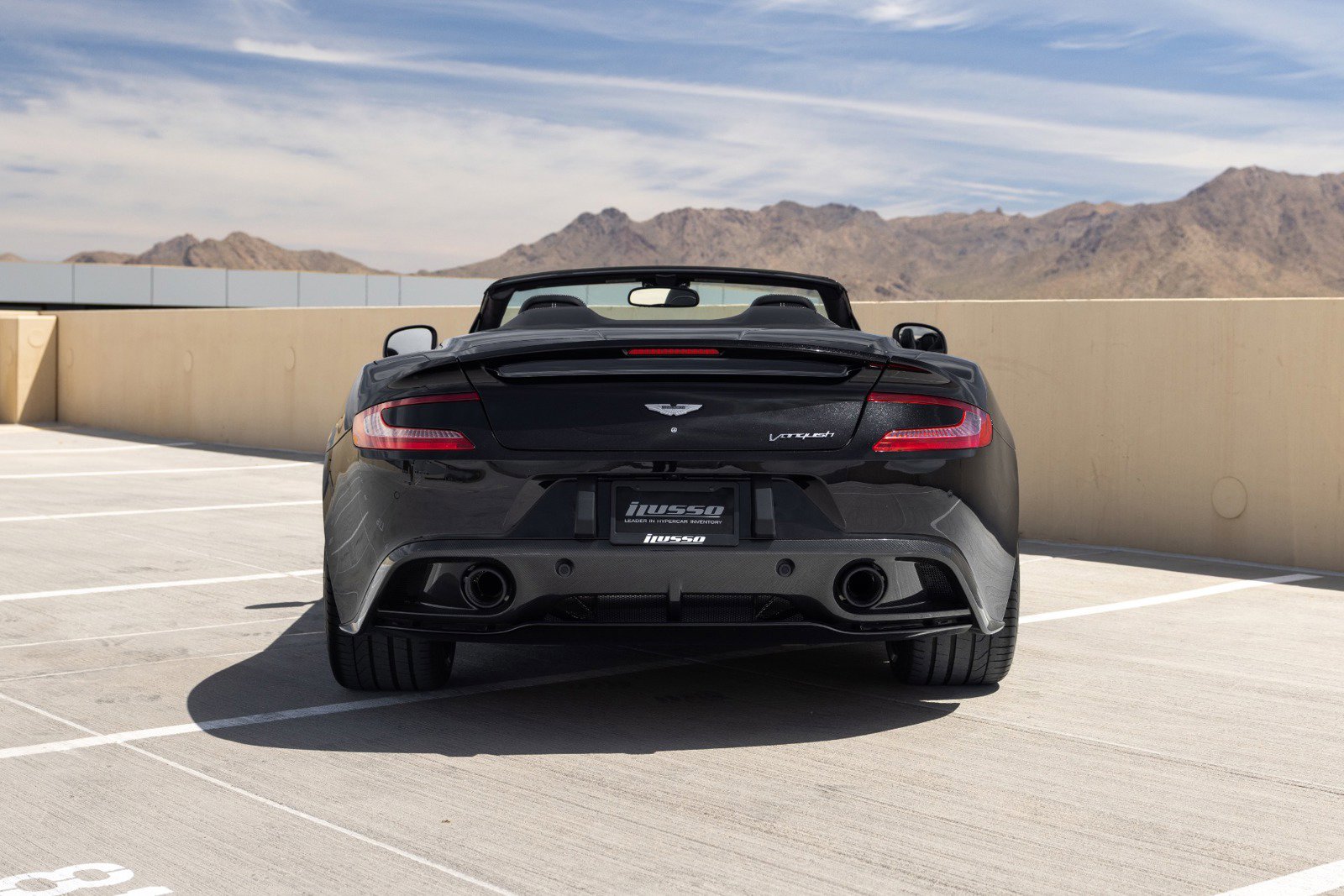 Used 2015 Aston Martin Vanquish Volante RWD image 28