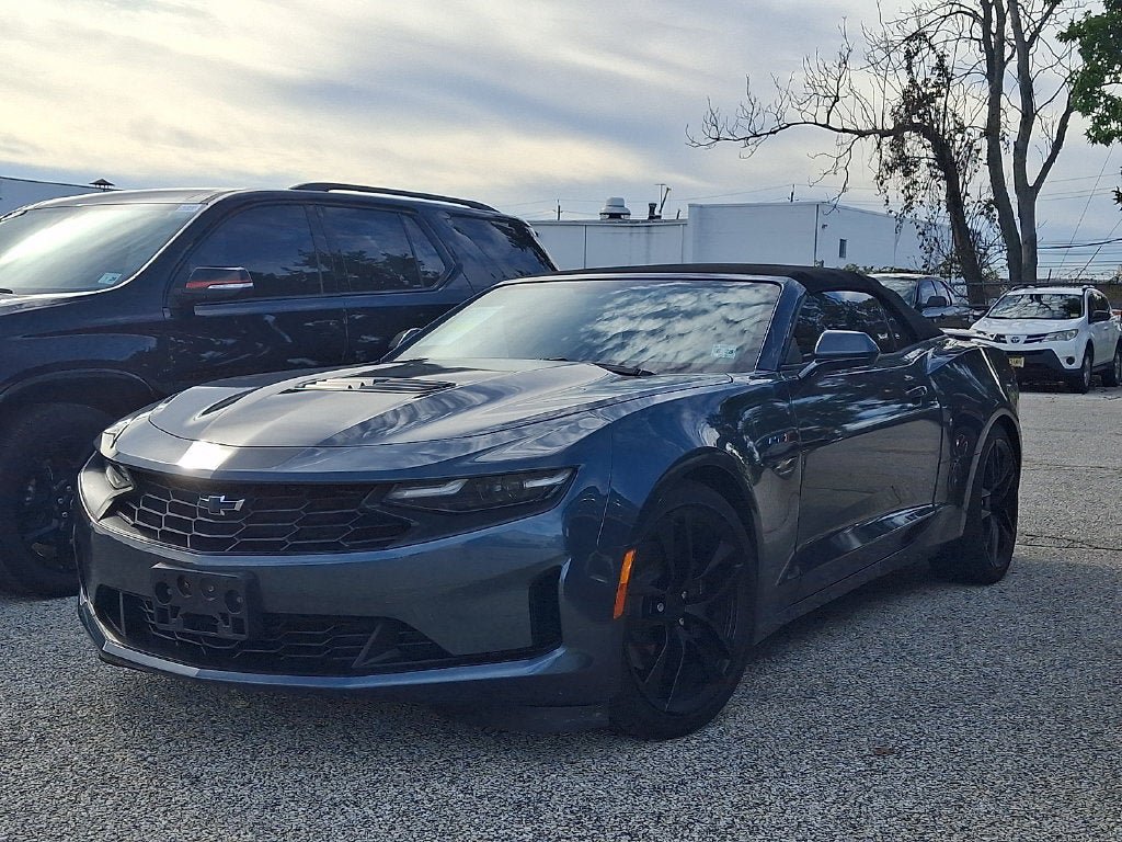 Used 2023 Chevrolet Camaro LT w/ Technology Package RWD image 4