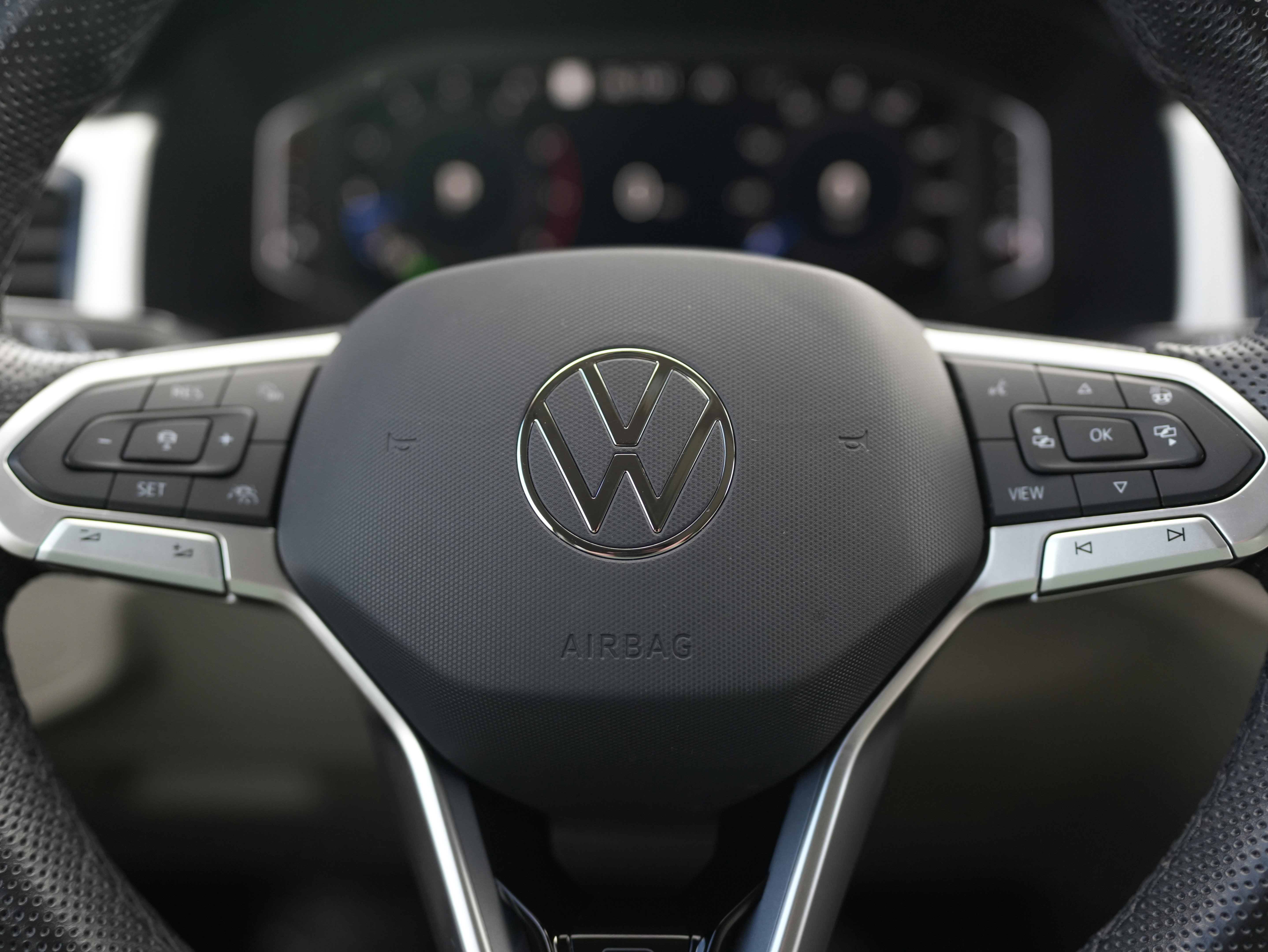 Certified 2023 Volkswagen Atlas SEL R-Line image 20