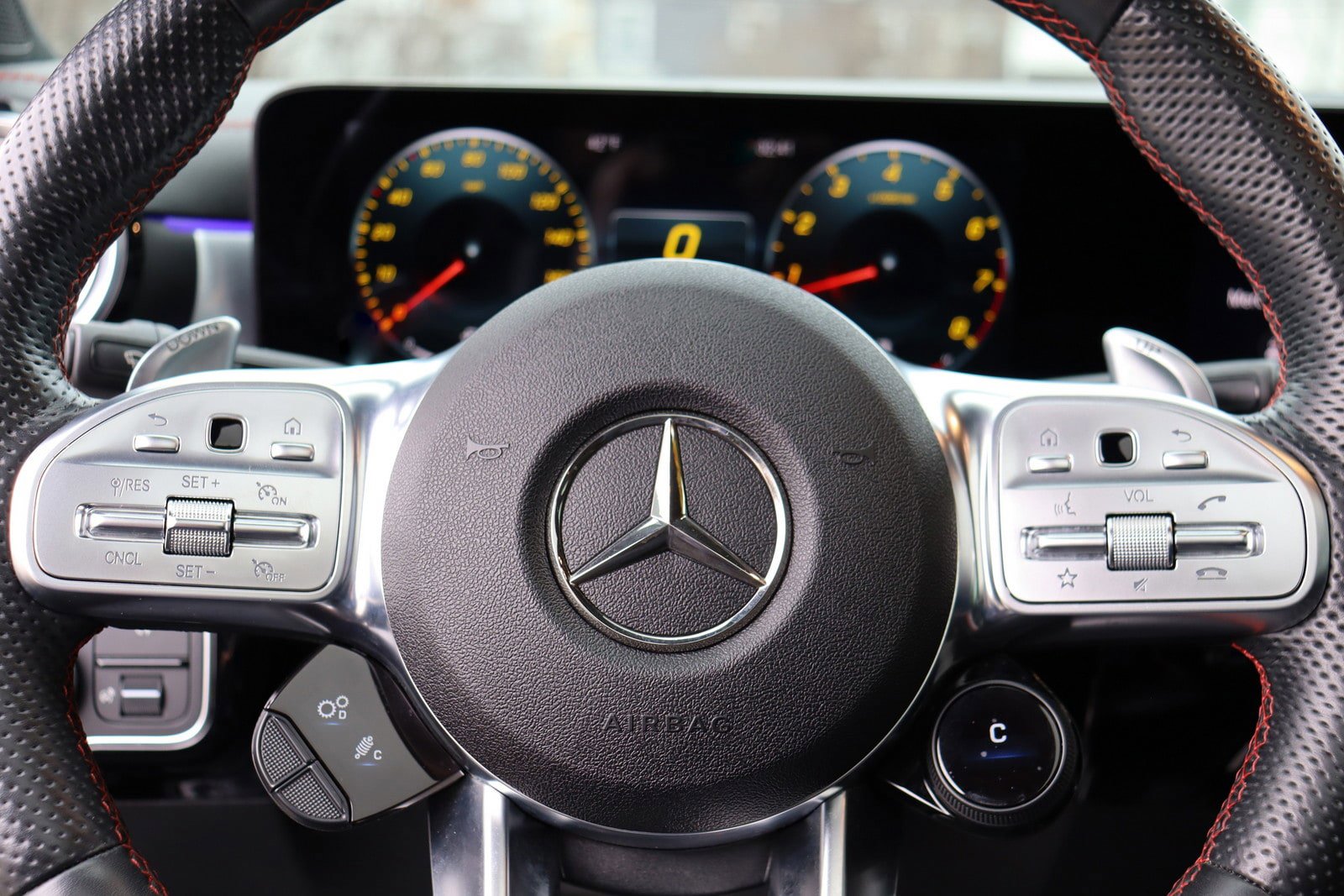 Used 2022 Mercedes-Benz CLA 35 AMG 4MATIC w/ AMG Performance Seat Package image 28