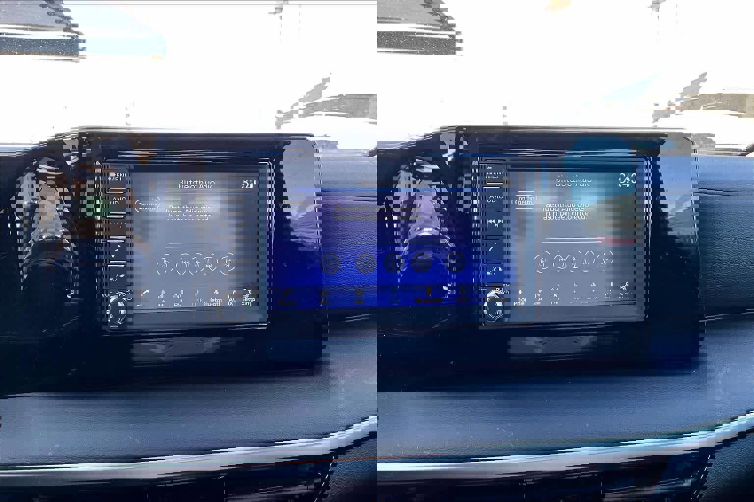 Certified 2025 Nissan Kicks S image 28