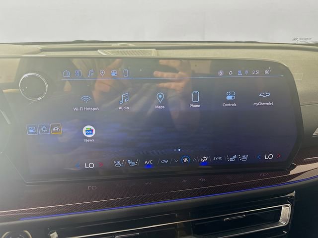 Used 2024 Chevrolet Traverse RS image 16