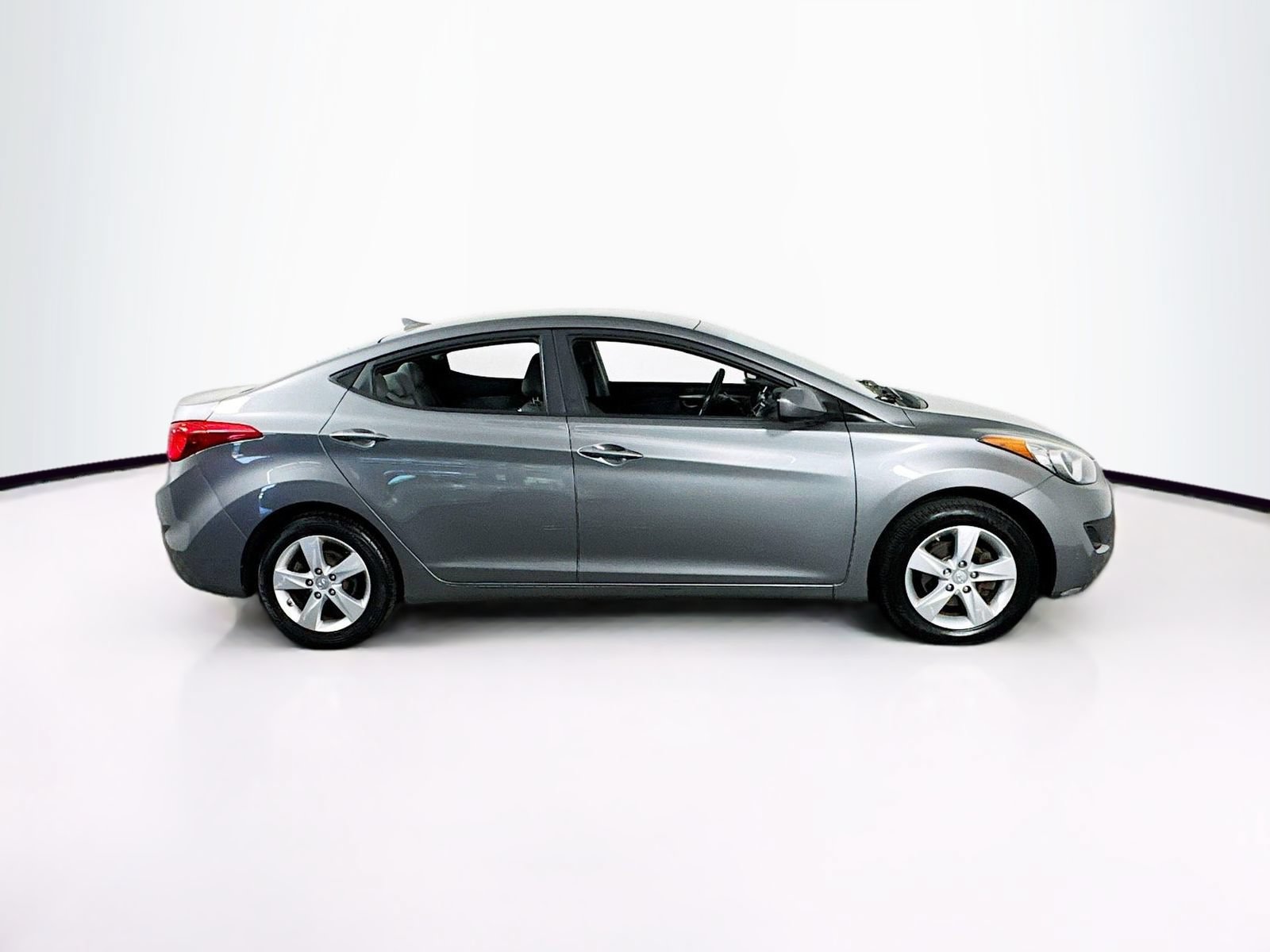 Used 2013 Hyundai Elantra GLS FWD image 8