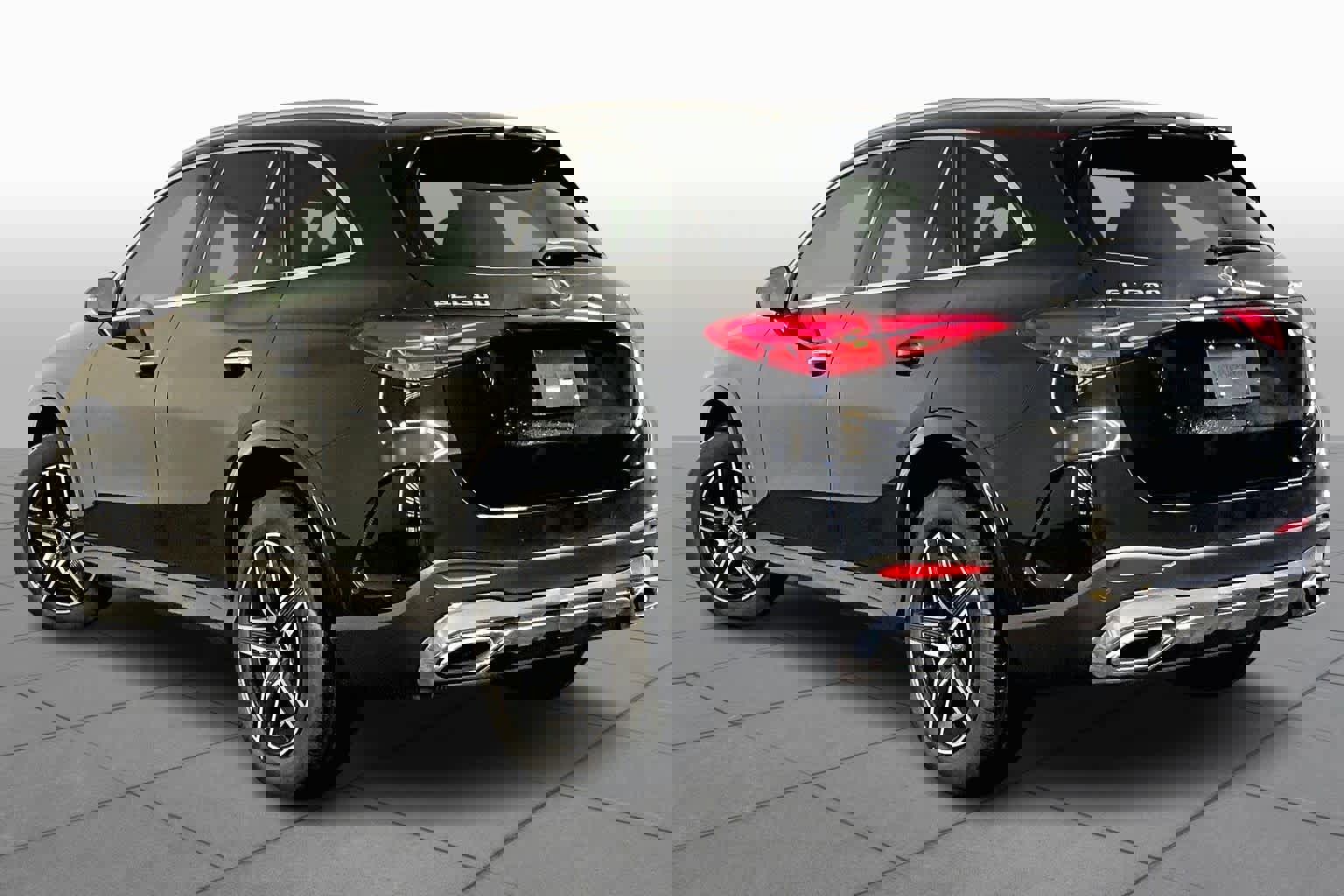 New 2026 Mercedes-Benz GLC 300 4MATIC image 3