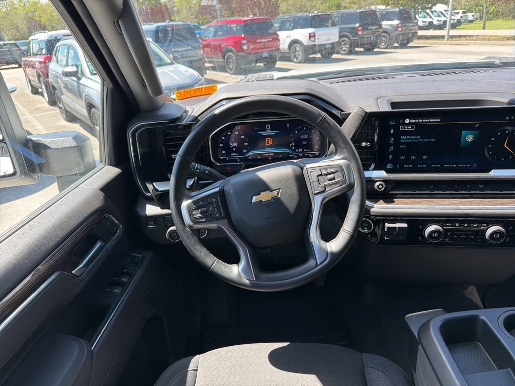 Used 2025 Chevrolet Silverado 2500 LT w/ Convenience Package image 11
