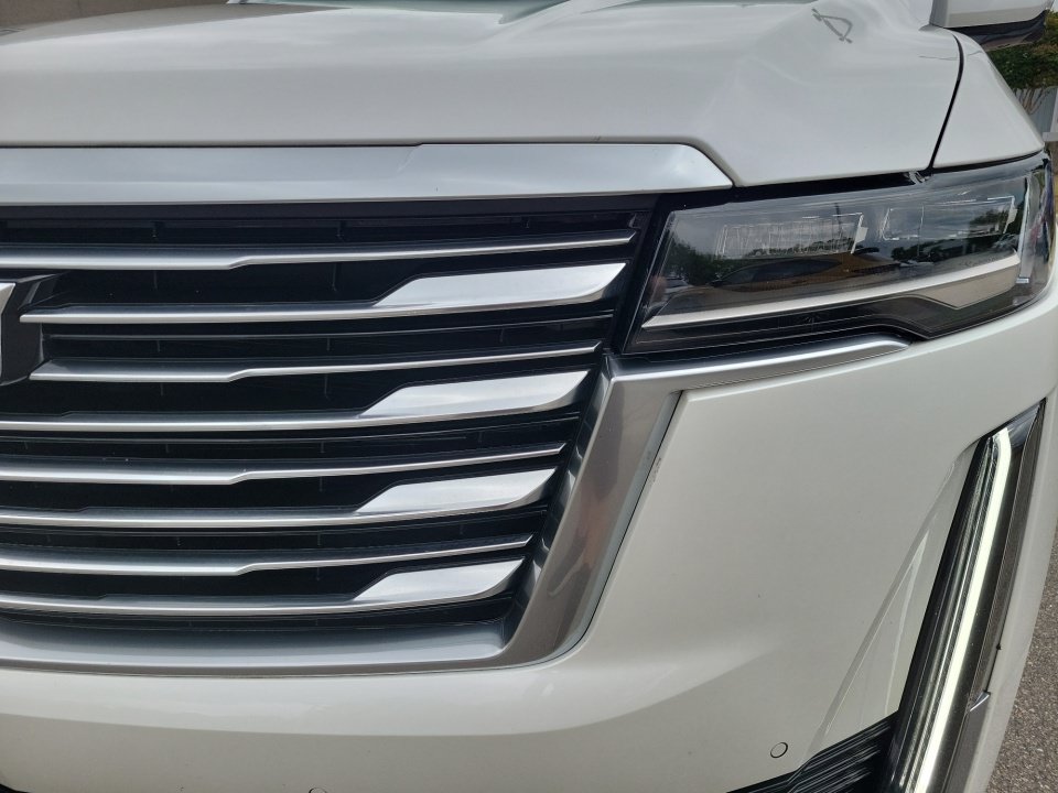 Used 2023 Cadillac Escalade Premium Luxury Platinum AWD/4WD image 26