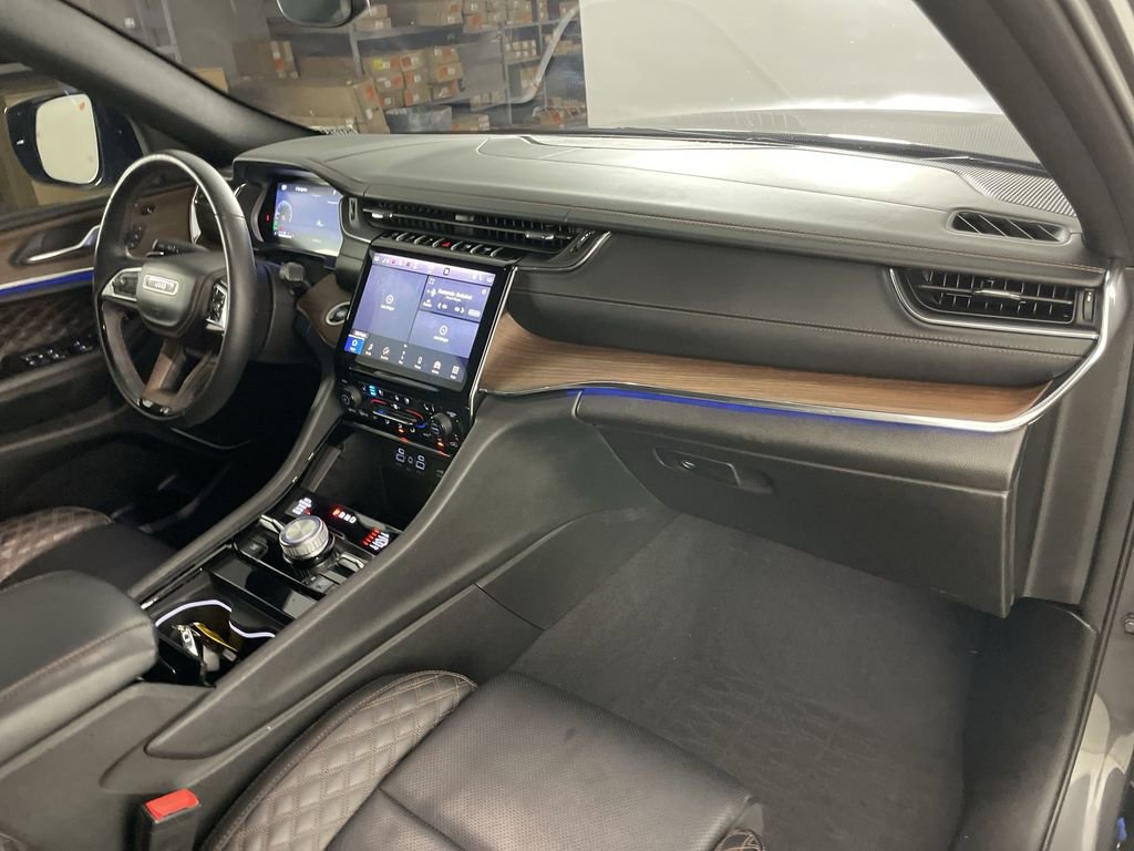 Used 2024 Jeep Grand Cherokee L Summit w/ High Altitude Package image 29