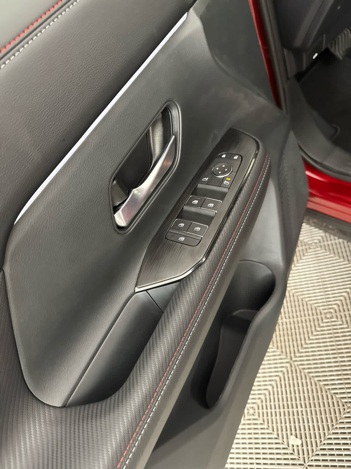 New 2026 Nissan Kicks SR image 15