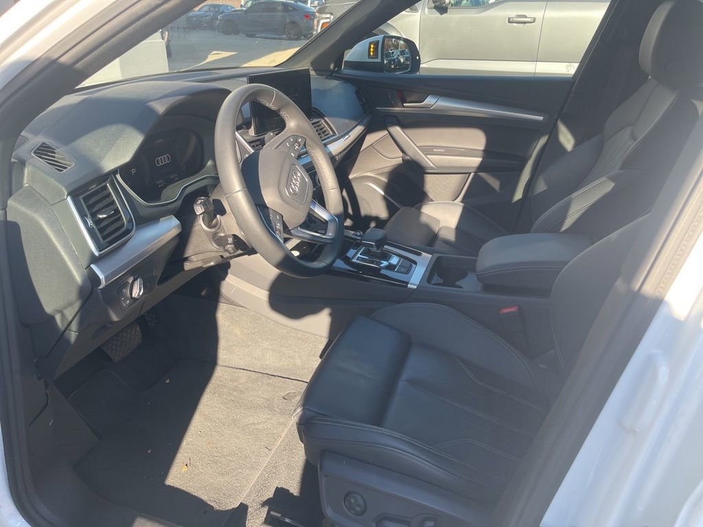 Used 2025 Audi Q5 2.0T Premium image 12