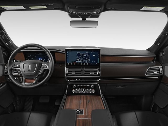 Used 2024 Lincoln Nautilus Reserve w/ Equipment Group 202A AWD/4WD image 3