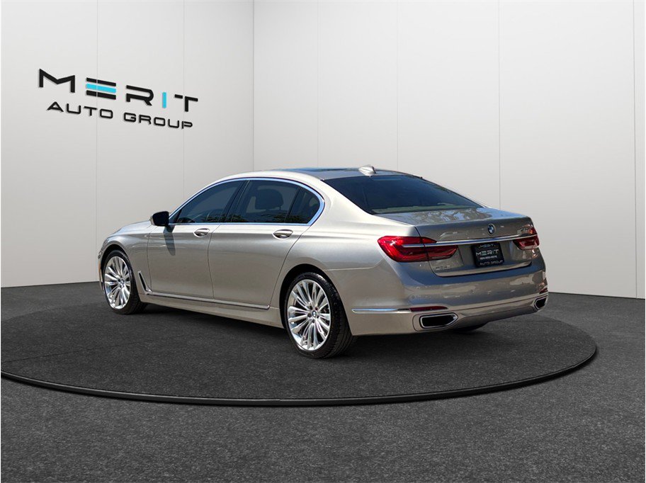 Used 2016 BMW 750i RWD image 7