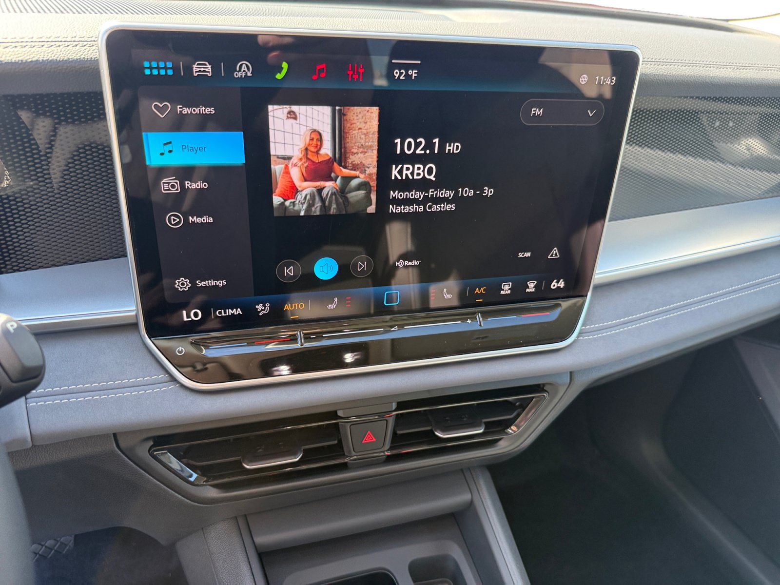 New 2026 Volkswagen Tiguan SE AWD/4WD image 12