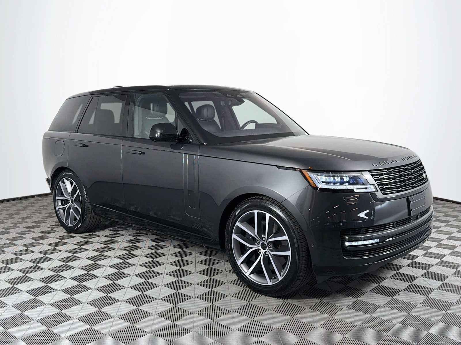 Used 2023 Land Rover Range Rover SE AWD/4WD image 3