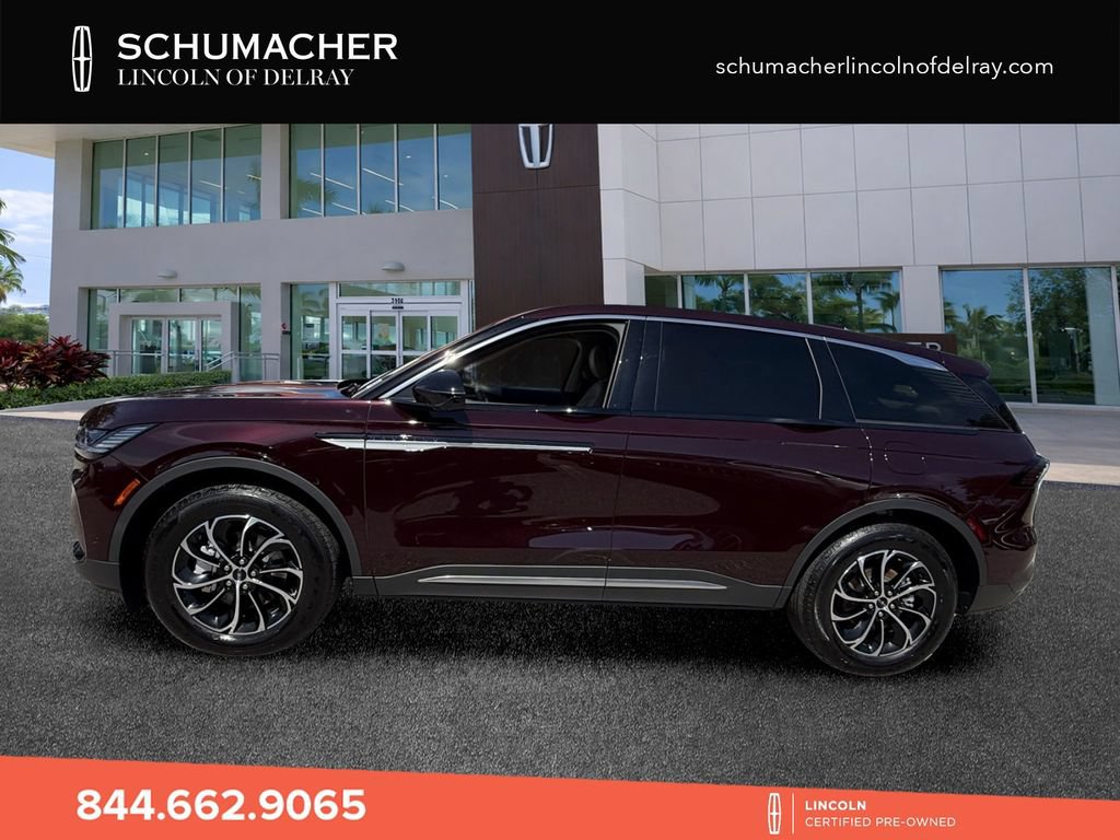Used 2024 Lincoln Nautilus Premier AWD/4WD image 4