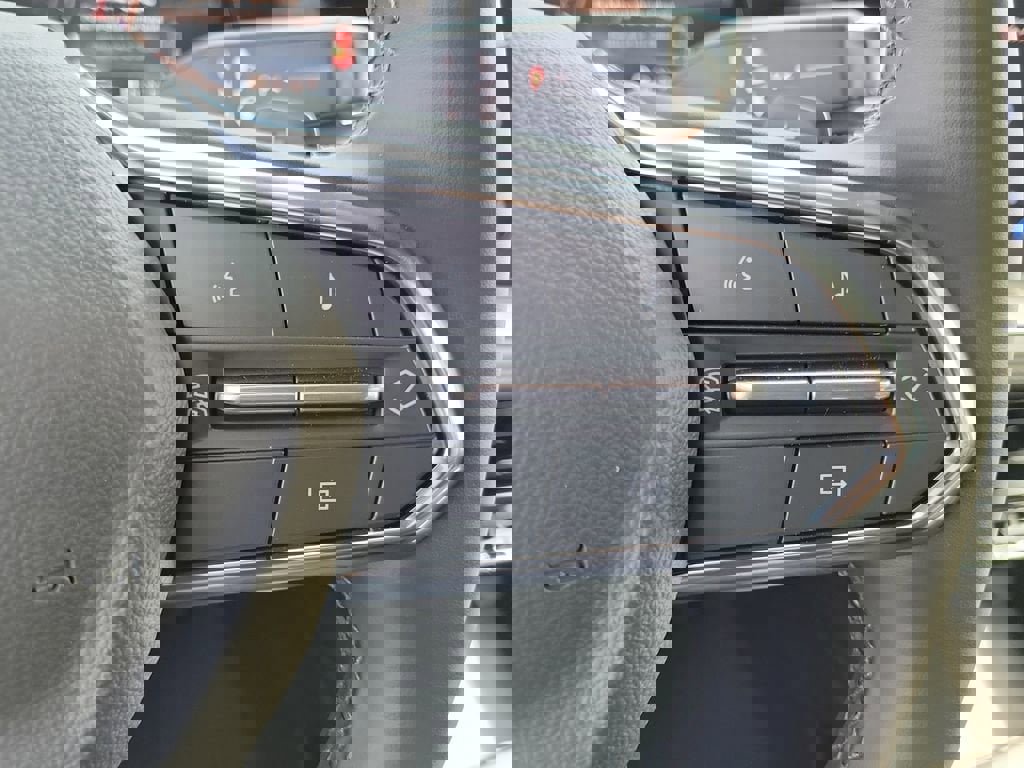 New 2026 Chevrolet Suburban LS image 6