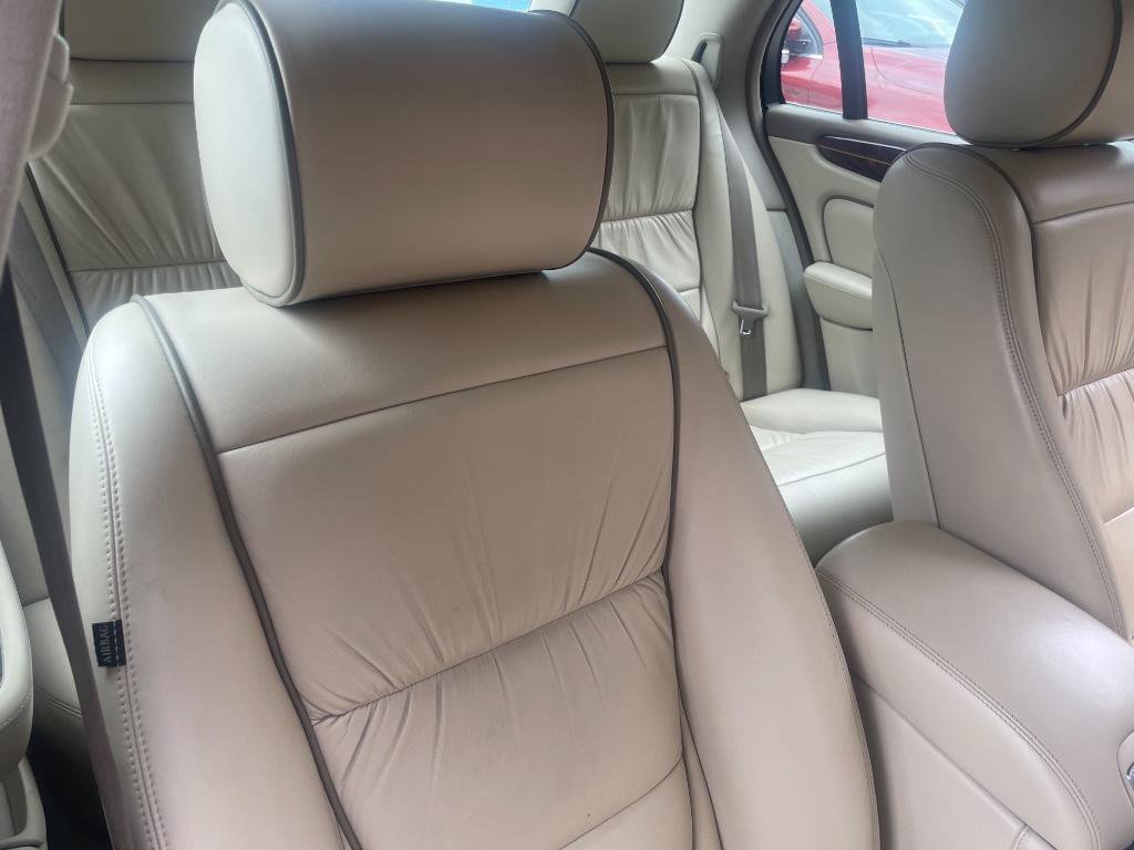 Used 2004 Jaguar XJ8 XJ8 Vanden Plas image 36