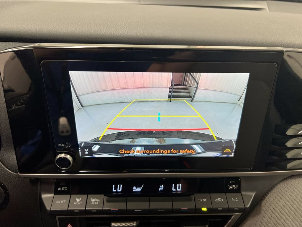Used 2025 Toyota Camry SE w/ Convenience Package FWD image 16