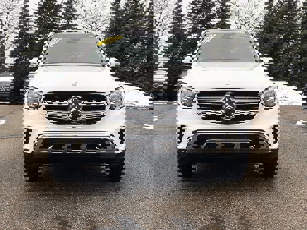 Used 2022 Mercedes-Benz GLC 300 4MATIC image 2