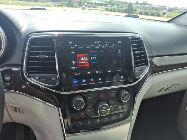 Used 2021 Jeep Grand Cherokee Summit AWD/4WD image 17