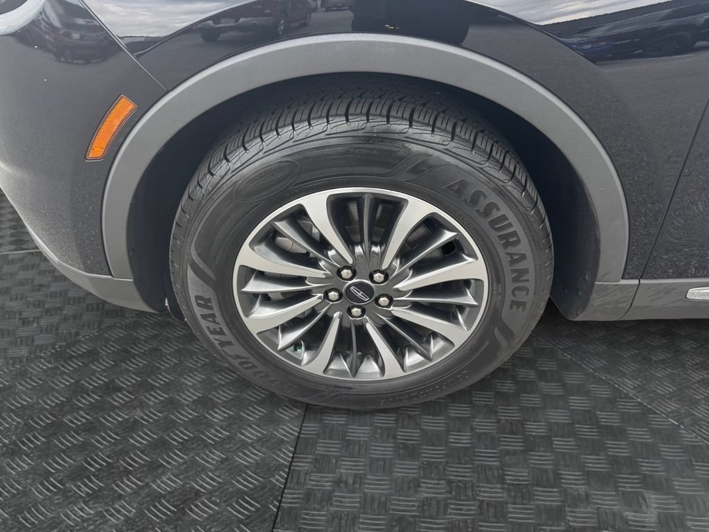 Used 2022 Lincoln Nautilus FWD w/ Premium Package image 14