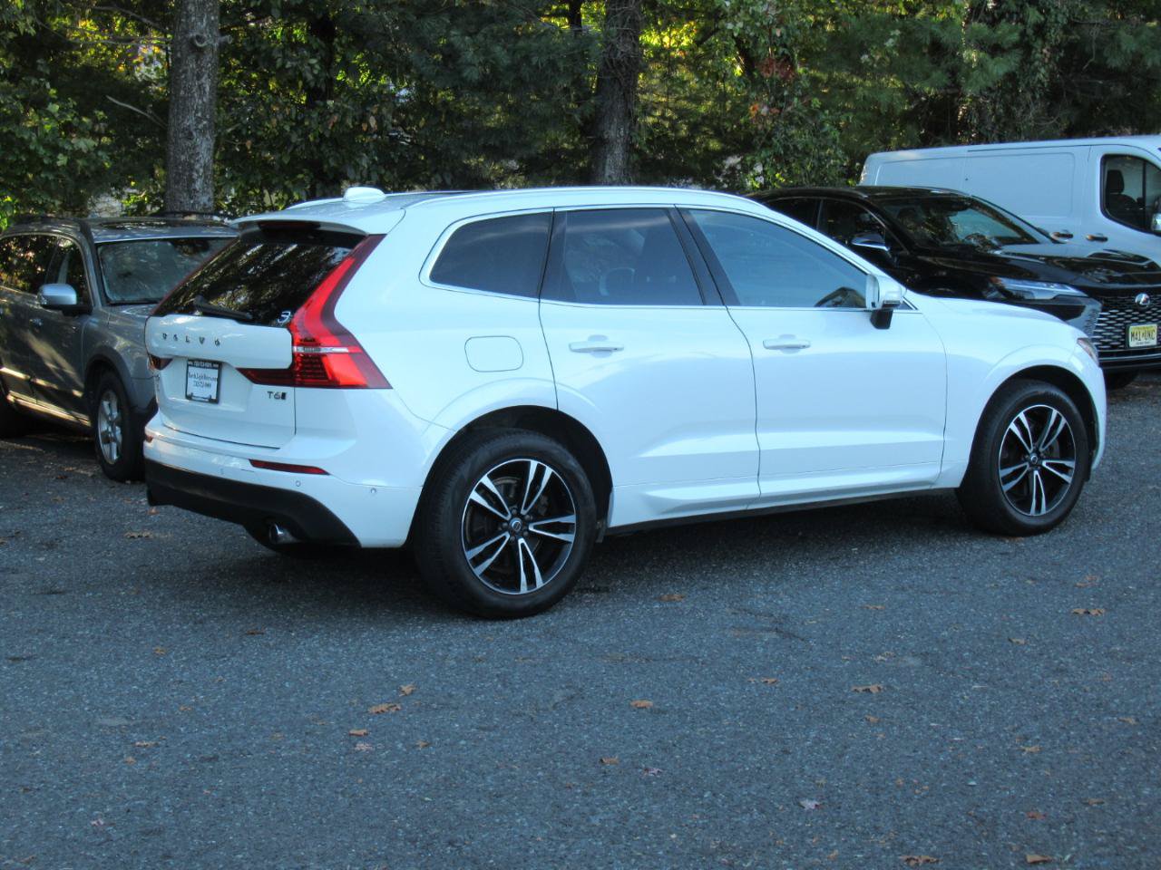 Used 2018 Volvo XC60 T6 Momentum AWD/4WD image 6
