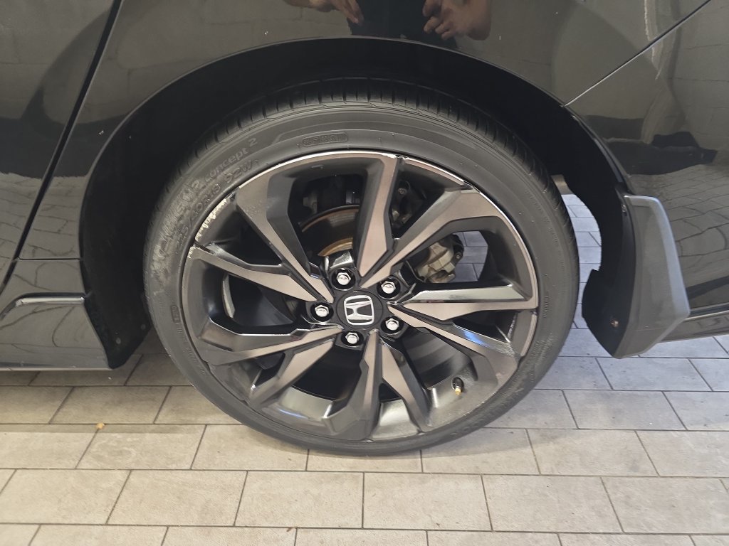 Used 2018 Honda Civic Sport image 32