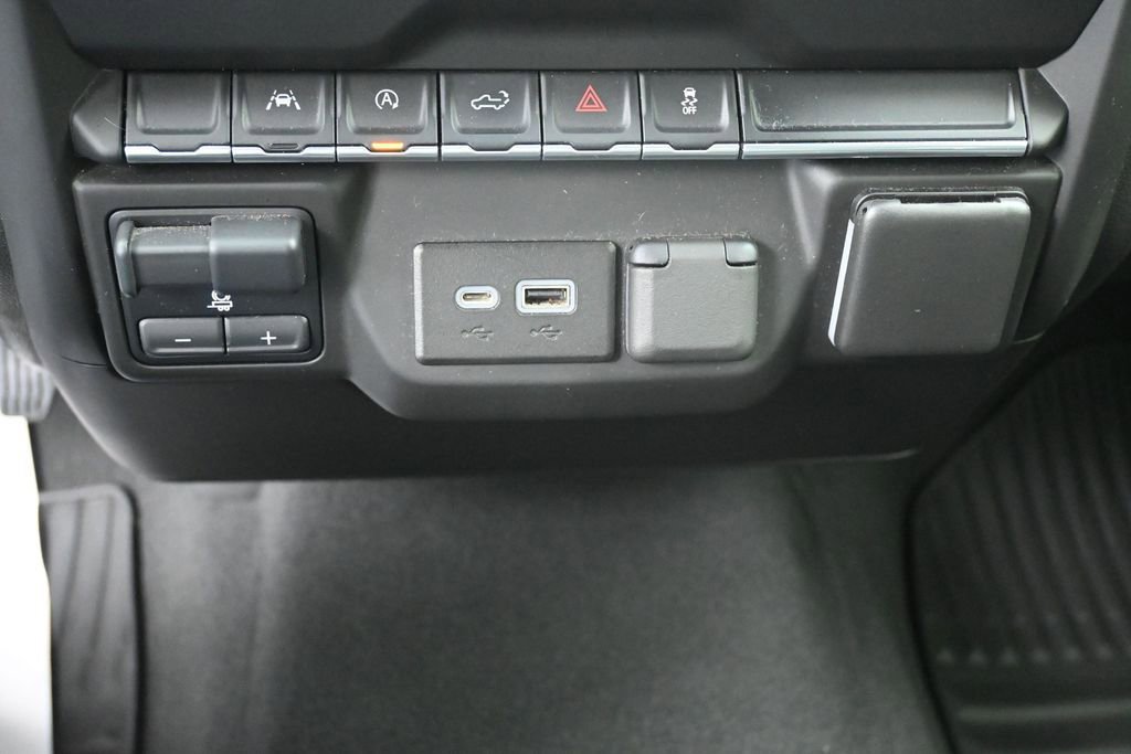 Used 2023 Chevrolet Silverado 1500 Custom w/ LPO, Dark Essentials Package AWD/4WD image 15