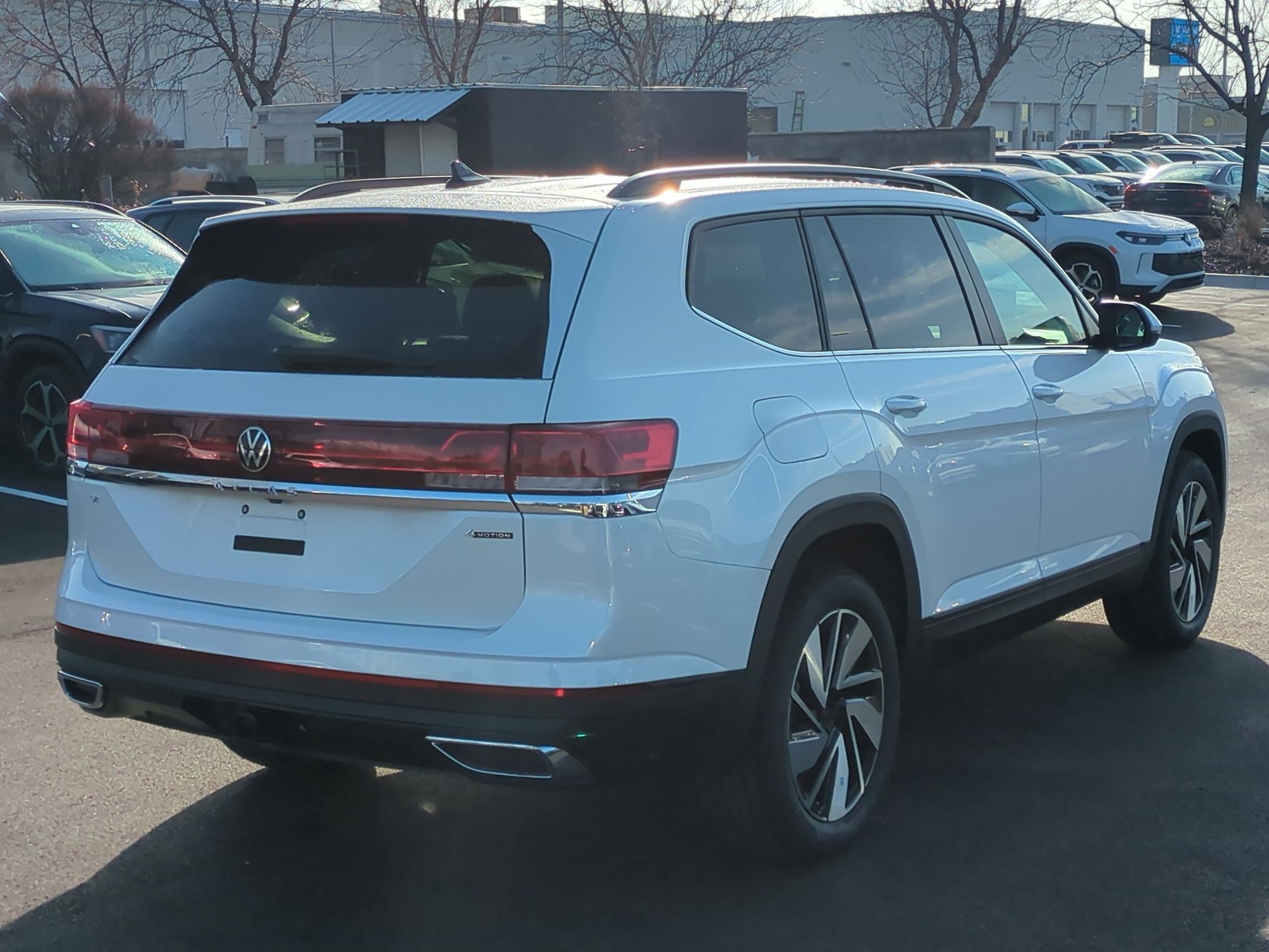 New 2026 Volkswagen Atlas Peak Edition AWD/4WD image 3