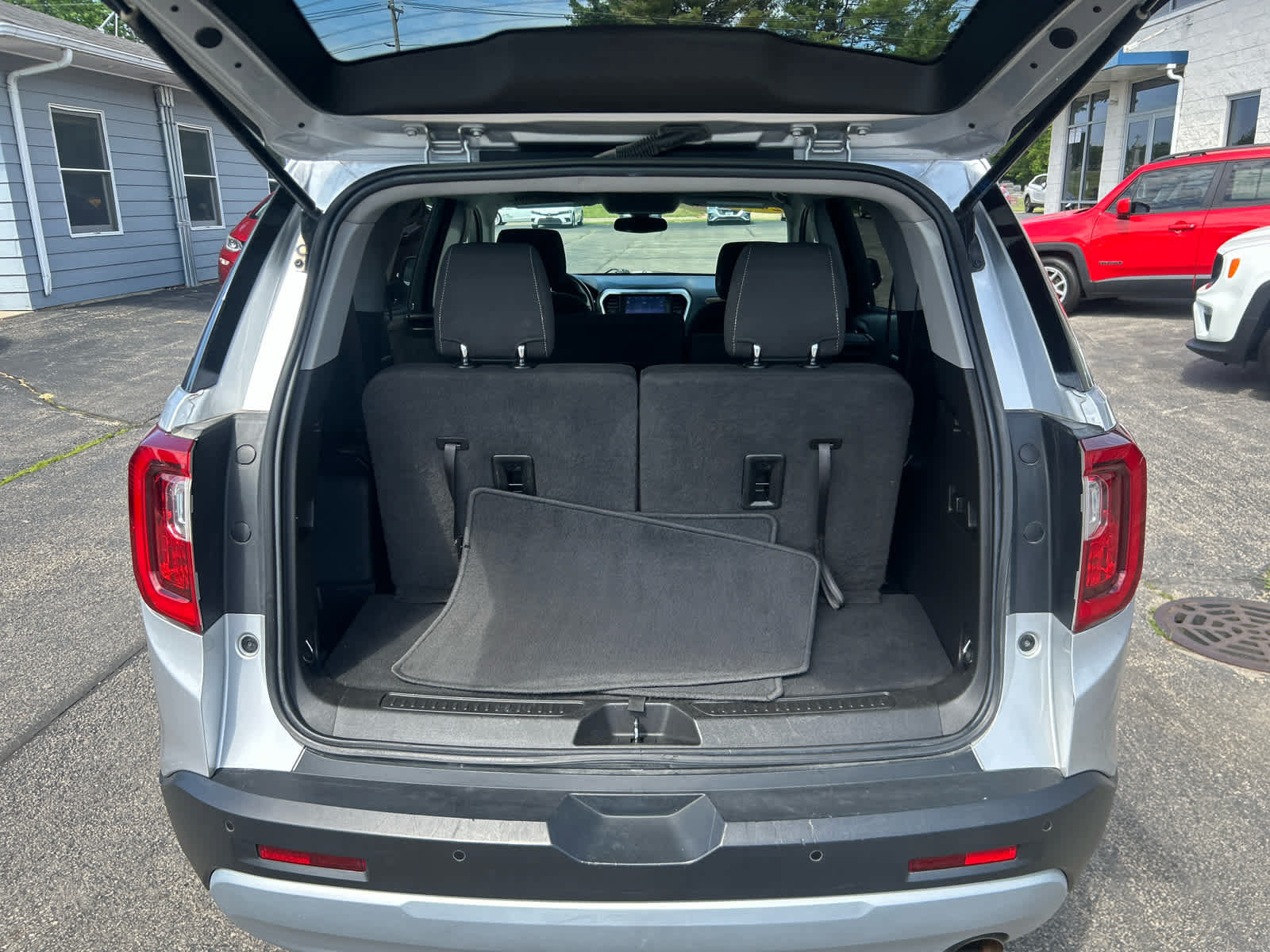 Used 2020 GMC Acadia SLE FWD image 20