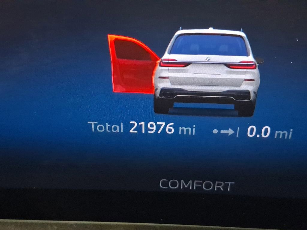 Used 2025 BMW X7 M60i image 17