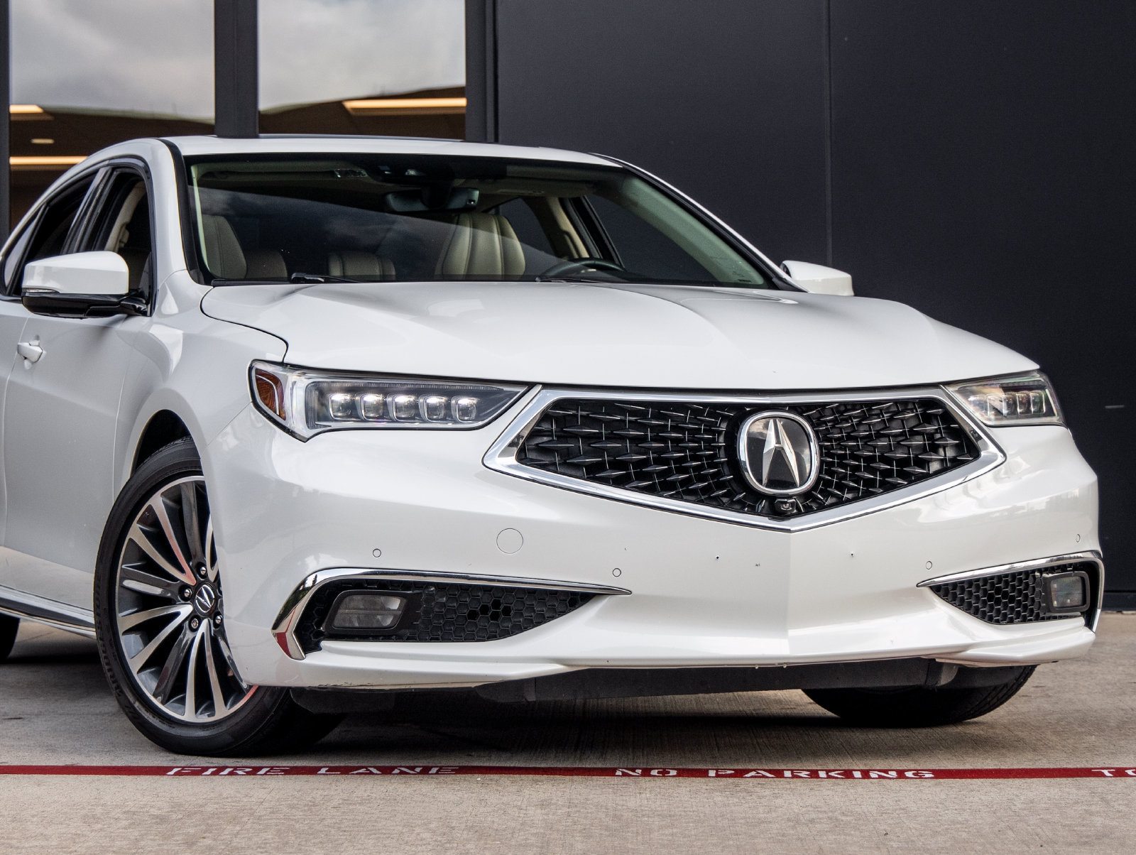 Used 2018 Acura TLX w/ Advance Package FWD image 5
