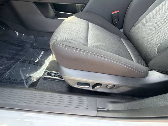 New 2026 Nissan Rogue SV w/ Cold Weather Package AWD/4WD image 12