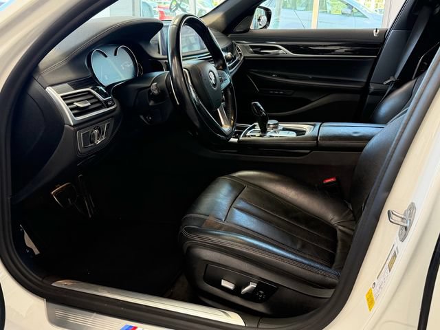 Used 2019 BMW 740i w/ M Sport Package RWD image 6