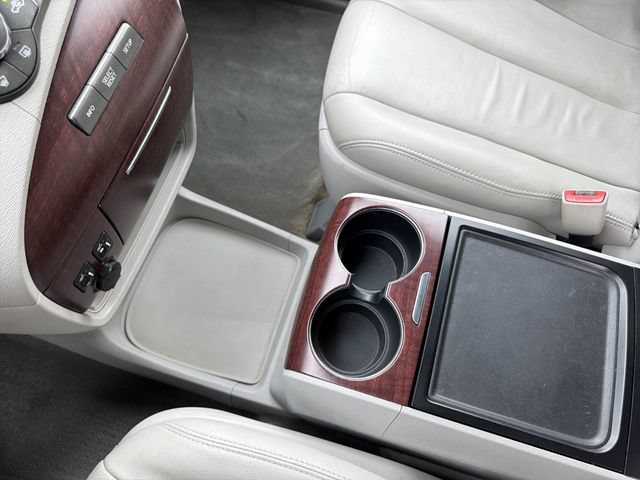 Used 2013 Toyota Sienna XLE FWD image 16