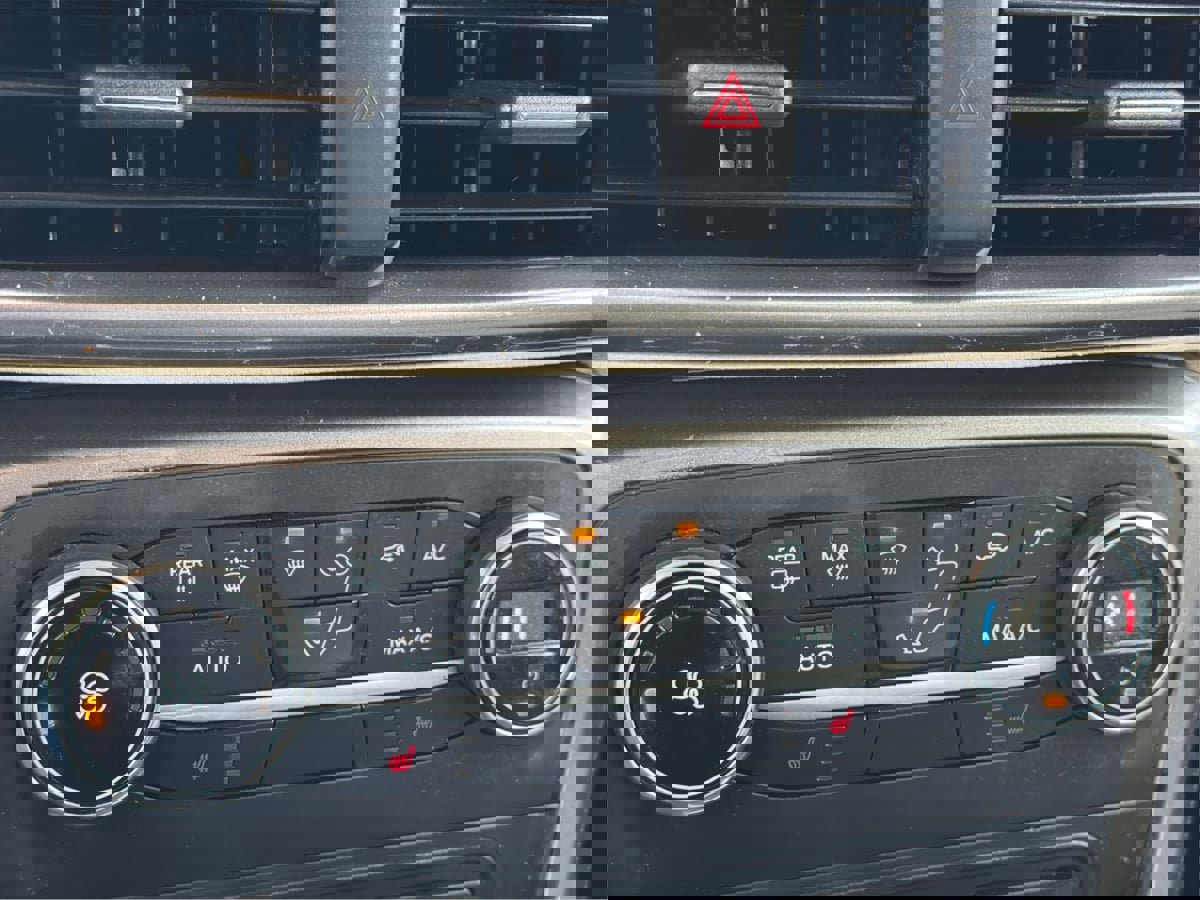 Used 2021 Ford EcoSport SE w/ SE Convenience Package image 41