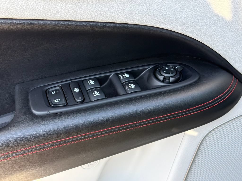 Used 2019 Jeep Compass Limited FWD image 16