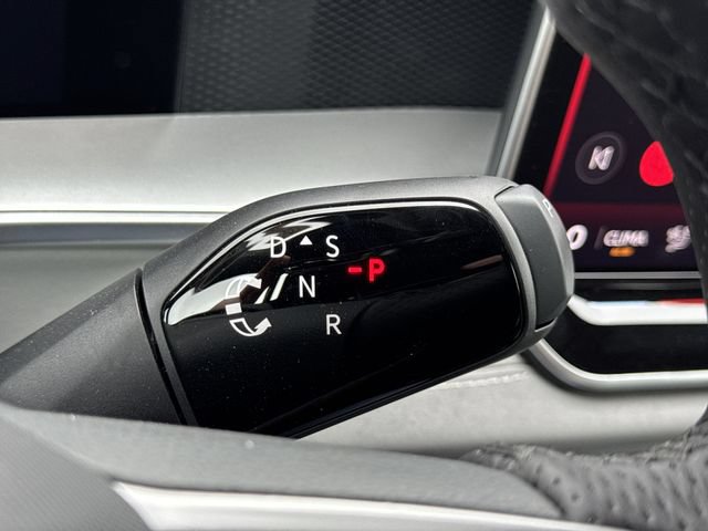 New 2026 Volkswagen Tiguan SE R-Line FWD image 15