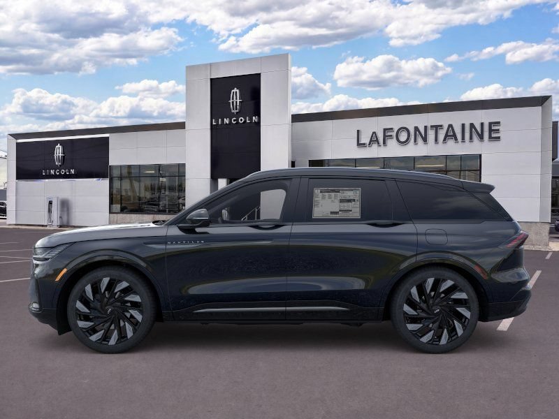 New 2026 Lincoln Nautilus Reserve w/ Jet Appearance Package AWD/4WD image 3