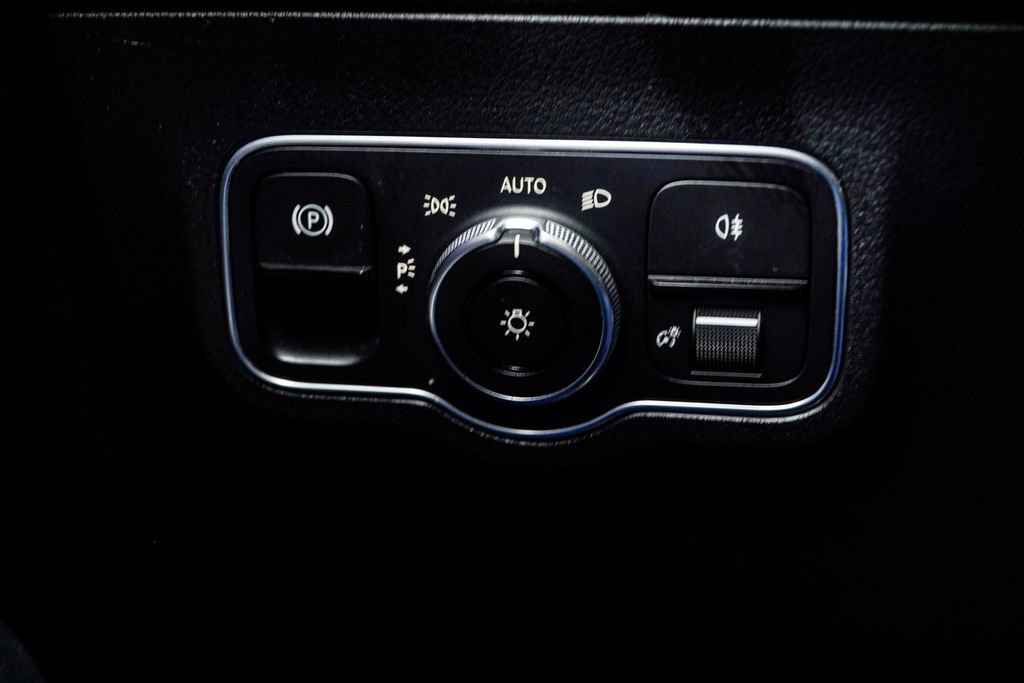 Used 2022 Mercedes-Benz GLA 35 AMG 4MATIC image 36
