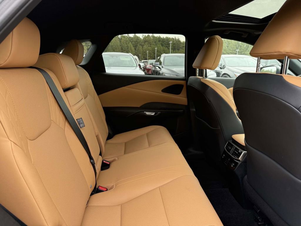 Used 2023 Lexus RX 350 Premium image 15